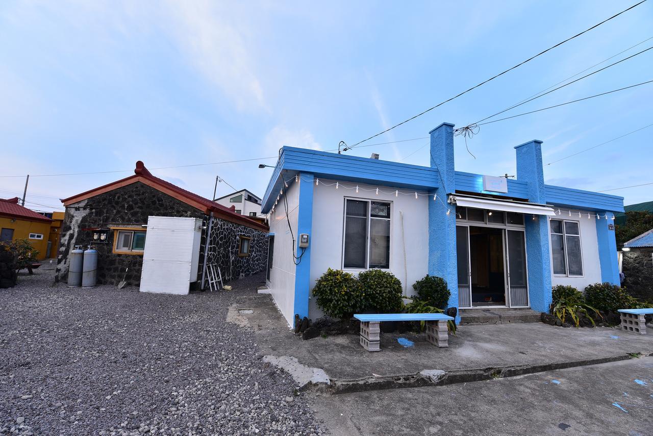 Hotel A Strange Day Seogwipo Exterior foto